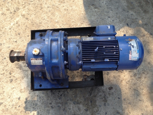 ขายมอเตอร์เกียร์ Cycro drive Sumitomo 5HP. 380V อัตราทด 1:104 เพลาออกประมาณ 13 รอบต่อนาที มีระบบเบรคในตัว สภาพสวยมาก พร้อมใช้งาน