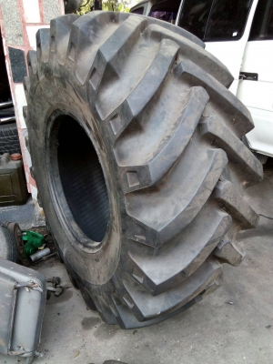 23.1-26 SIMEX SAII ยางรถไถ รถตัก มี 1 เส้น tel.081-427-3941 ไอดีไลน์ 0814273941