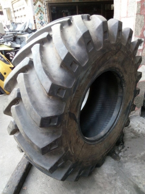 23.1-26 SIMEX SAII ยางรถไถ รถตัก มี 1 เส้น tel.081-427-3941 ไอดีไลน์ 0814273941