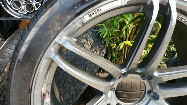 แม็กพร้อมยางขอบ22