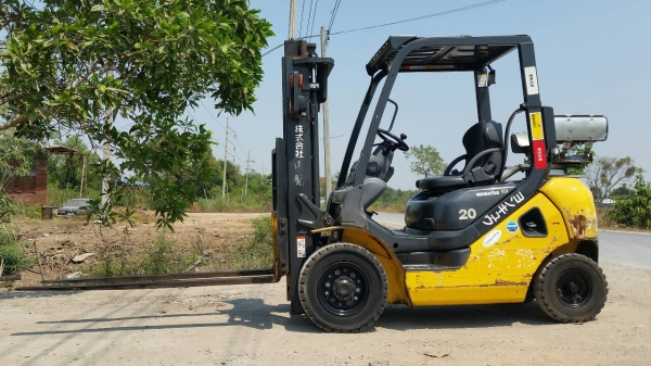 ขายด่วนรถยกKOMATSU FG20-20ยก2ตันเสาสูง3เมตรงายาวยางตัน4เส้นรุ่นใหม่สุดชั่วโม่งทำงานน้อยรถนอกนำเข้ายังไม่เคยใช้งานในเมืองไทยเลย