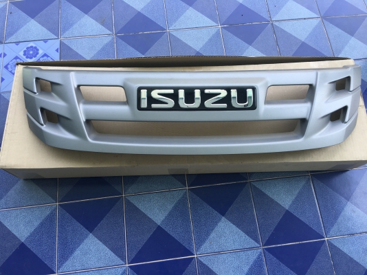ขายกระจังหน้า isuzu ของไหม่