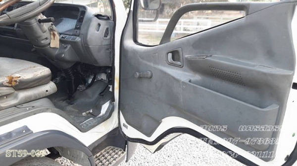 ขายด่วน รถบรรทุก 6 ล้อ MITSIBISHI CANTER EURO-2 หัวคัซซี สภาพสวยพร้อมใช้งาน ราคาสุดคุ้ม