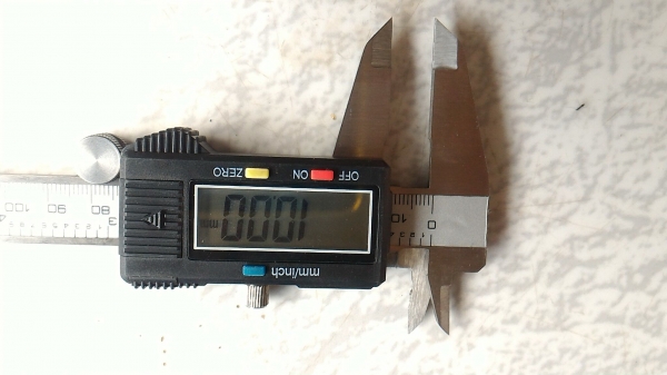 เวอร์เนียดิจิตอล ยี่ห้อ OKURA ระยะการทำงาน 150 มม. แสดงผลเป็นตัวเลย LCD สีดำ ทศนิยม 2 ตำแหน่ง