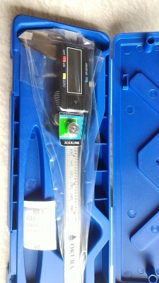 เวอร์เนียดิจิตอล ยี่ห้อ OKURA ระยะการทำงาน 150 มม. แสดงผลเป็นตัวเลย LCD สีดำ ทศนิยม 2 ตำแหน่ง