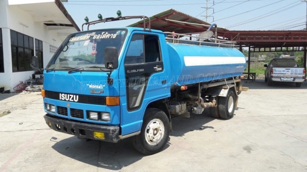 รถบรรทุกน้ำ ISUZU   6 ล้อ