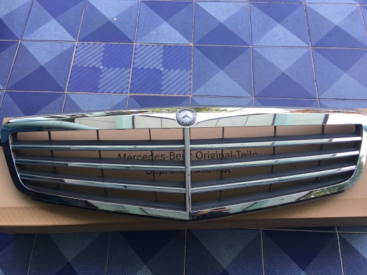 กระจังหน้า benz c200 ของแท้