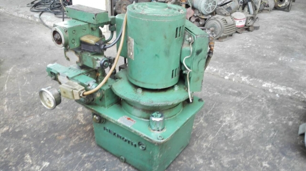 **** SOLD **** ปั้มน้ำมันไฮดรอลิค REXROTH มอเตอร์ Mitsubishi. 1 HP. 220V. 2 สายไฟบ้าน พร้อมวาล์วคอนโทรลไฟฟ้า สวยๆพร้อมใช้งาน. **** SOLD **** ปั้มน้ำมันไฮดรอลิค REXROTH มอเตอร์ Mitsubishi. 1 HP. 220V. 2 สายไฟบ้าน พร้อมวาล์วคอนโทรลไฟฟ้า สวยๆพร้อมใช้งาน.