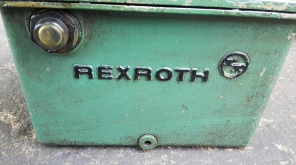 **** SOLD **** ปั้มน้ำมันไฮดรอลิค REXROTH มอเตอร์ Mitsubishi. 1 HP. 220V. 2 สายไฟบ้าน พร้อมวาล์วคอนโทรลไฟฟ้า สวยๆพร้อมใช้งาน. **** SOLD **** ปั้มน้ำมันไฮดรอลิค REXROTH มอเตอร์ Mitsubishi. 1 HP. 220V. 2 สายไฟบ้าน พร้อมวาล์วคอนโทรลไฟฟ้า สวยๆพร้อมใช้งาน.