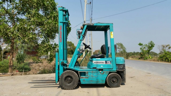 ขายด่วนรถยกKOMATSU FG15 D15ยก1.5ตันเสาสูง4เมตรยางตัน4เส้นชั่วโม่งทำงานน้อยรถนอกนำเข้ายังไม่เคยใช้งานในเมืองไทยเลย