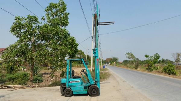 ขายด่วนรถยกKOMATSU FG15 D15ยก1.5ตันเสาสูง4เมตรยางตัน4เส้นชั่วโม่งทำงานน้อยรถนอกนำเข้ายังไม่เคยใช้งานในเมืองไทยเลย