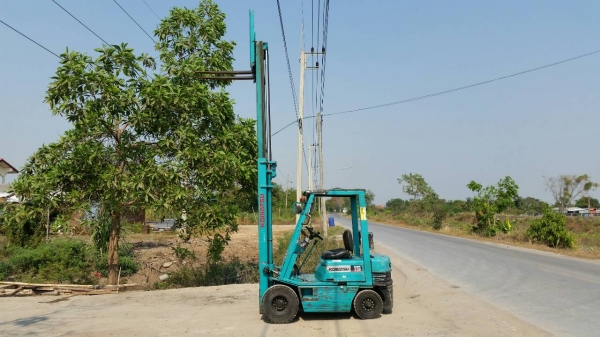 ขายด่วนรถยกKOMATSU FG15 D15ยก1.5ตันเสาสูง4เมตรยางตัน4เส้นชั่วโม่งทำงานน้อยรถนอกนำเข้ายังไม่เคยใช้งานในเมืองไทยเลย