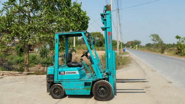 ขายด่วนรถยกKOMATSU FG15 D15ยก1.5ตันเสาสูง4เมตรยางตัน4เส้นชั่วโม่งทำงานน้อยรถนอกนำเข้ายังไม่เคยใช้งานในเมืองไทยเลย