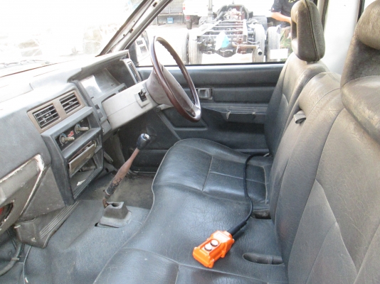 รถกระบะ ปิคอัฟดั้มพ์ นิสสัน Big M กระบะเปิดได้ 3ด้าน ดั้มพ์ใหม่