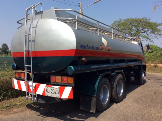 ISUZU 10ล้อ เพลาเดียว ถังน้ำมัน เครื่อง195แรง แท้ สภาพสวย ยางดี 10เส้น  เครื่องดี ครัทซีสวย ขาย 880,000 บาท ศุภากร  081-1903107 ,081-4252943