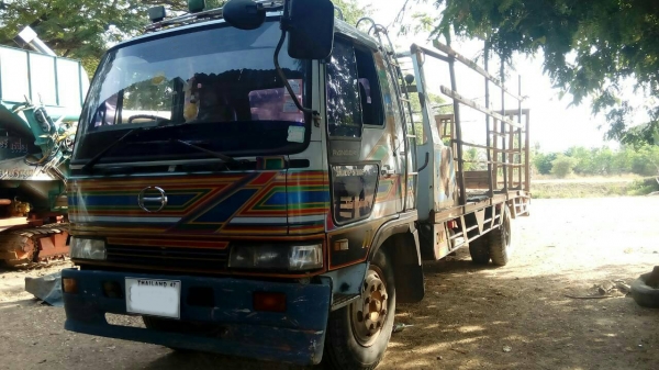 **370,000 บ.ต่อรอง/// 6ล้อเทเลอร์ HINO KL-168 แรง หัวสิงไฮฯ เครื่อง/เกียร์ EH700 ช่วงล่างใหญ่ คัสซีสวย พาเวอร์/ทริฟฟี่ แอร์ ครบ ยาง900/20 ท้ายลาดมีหางพับไฮฯ ขน-ย้าย รถเกี่ยว สภาพสวย พร้อมใช้ เล่มทะเบียนครบ **ขาย เทนเลอร์6ล้อ HINO KL-168แรง ท้ายลาดมีหางพับ **370,000 บ.ต่อรอง/// 6ล้อเทเลอร์ HINO KL-168 แรง หัวสิงไฮฯ เครื่อง/เกียร์ EH700 ช่วงล่างใหญ่ คัสซีสวย พาเวอร์/ทริฟฟี่ แอร์ ครบ ยาง900/20 ท้ายลาดมีหางพับไฮฯ ขน-ย้าย รถเกี่ยว สภาพสวย พร้อมใช้ เล่มทะเบียนครบ **ขาย เทนเลอร์6ล้อ HINO KL-168แรง ท้ายลาดมีหางพับ