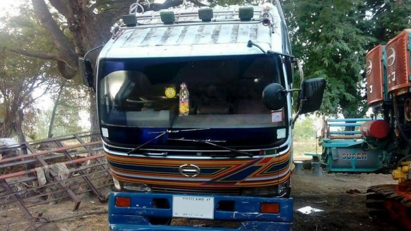 **370,000 บ.ต่อรอง/// 6ล้อเทเลอร์ HINO KL-168 แรง หัวสิงไฮฯ เครื่อง/เกียร์ EH700 ช่วงล่างใหญ่ คัสซีสวย พาเวอร์/ทริฟฟี่ แอร์ ครบ ยาง900/20 ท้ายลาดมีหางพับไฮฯ ขน-ย้าย รถเกี่ยว สภาพสวย พร้อมใช้ เล่มทะเบียนครบ **ขาย เทนเลอร์6ล้อ HINO KL-168แรง ท้ายลาดมีหางพับ **370,000 บ.ต่อรอง/// 6ล้อเทเลอร์ HINO KL-168 แรง หัวสิงไฮฯ เครื่อง/เกียร์ EH700 ช่วงล่างใหญ่ คัสซีสวย พาเวอร์/ทริฟฟี่ แอร์ ครบ ยาง900/20 ท้ายลาดมีหางพับไฮฯ ขน-ย้าย รถเกี่ยว สภาพสวย พร้อมใช้ เล่มทะเบียนครบ **ขาย เทนเลอร์6ล้อ HINO KL-168แรง ท้ายลาดมีหางพับ