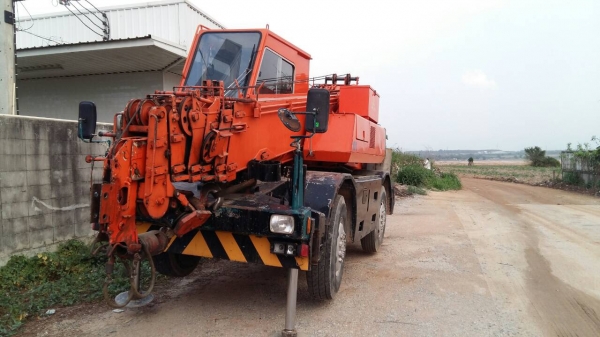 ขายเครน 4 ล้อ 10 ตัน KATO-KR-10HM พร้อมใช้