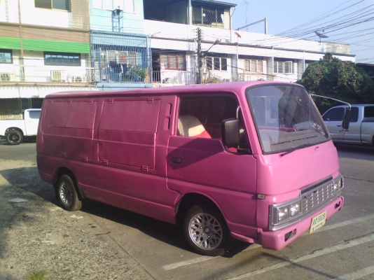 ประกาศขายรถตู้แบบเปิดข้างสำหรับขายของขายกาแฟสด สภาพดีสีชมพูสวยทำมาใหม่แล้วครับ