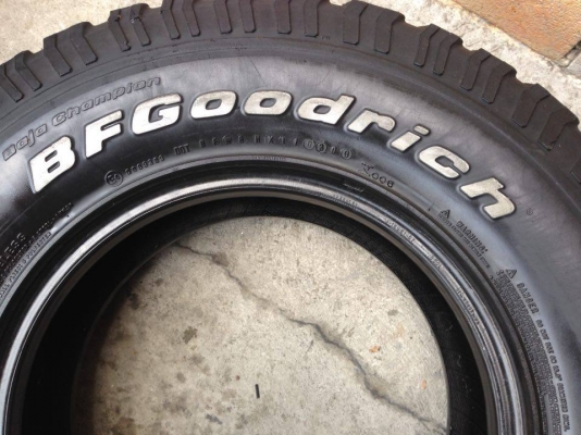 ยาง BF-Goodrich 265-75-16 ปี 10 2เส้น ปี 09 2เส้น ครบชุด 4 เส้น 3000 เอาไปวิ่งเข้าไร่เข้าสวนกันใด้อีกยาวค่ะ