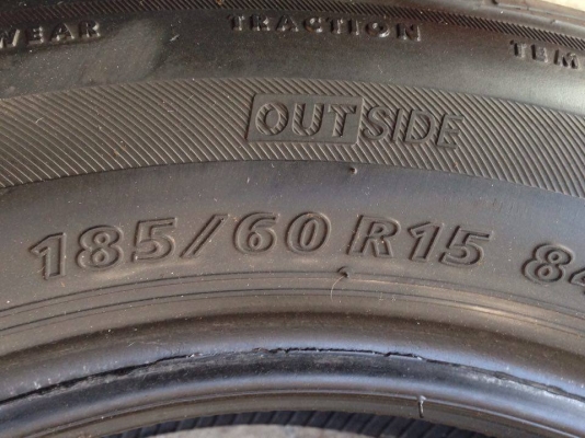 ยาง Bridgstone 185-60-15 รุ่น ECOPLA ปี 15 ครบชุด 4 เส้น 3500 ไม่ควรพลาด สภาพสวยๆไม่บวมไม่กินข้างดอกยางเหลือเยอะเอาไปวิ่งกันใด้อีกยาวค่ะ