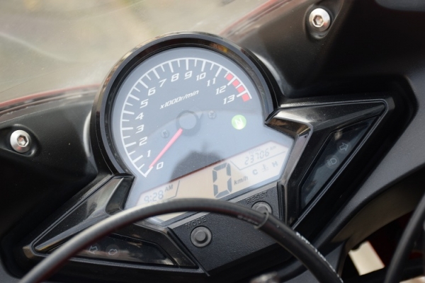 Cbr 150i 2013  รถบ้านแท้มือเดียว วิ่งน้อย เล่มชุดโอนครบ