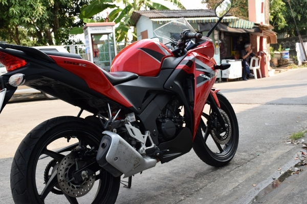 Cbr 150i 2013  รถบ้านแท้มือเดียว วิ่งน้อย เล่มชุดโอนครบ