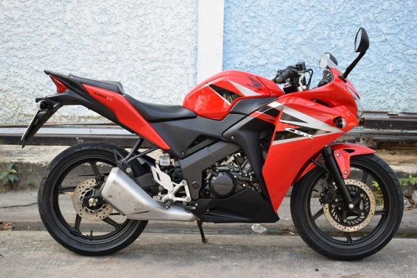 Cbr 150i 2013  รถบ้านแท้มือเดียว วิ่งน้อย เล่มชุดโอนครบ