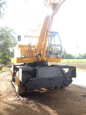 ขออนุญาติขาย KOBELCO  ขนาดเท่า 150 เครื่องด๊อกพร้อมใช้ ราคา 450000สนใจติดต่อ  ช่างดำ  0853224877-0988930465