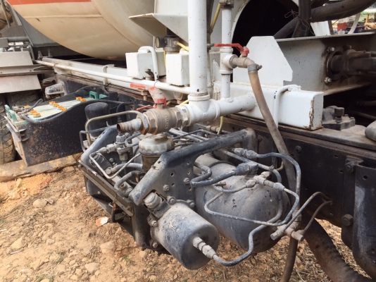 ขายรถหกล้อโม่ปูน 185 แรง โทร 0819563995