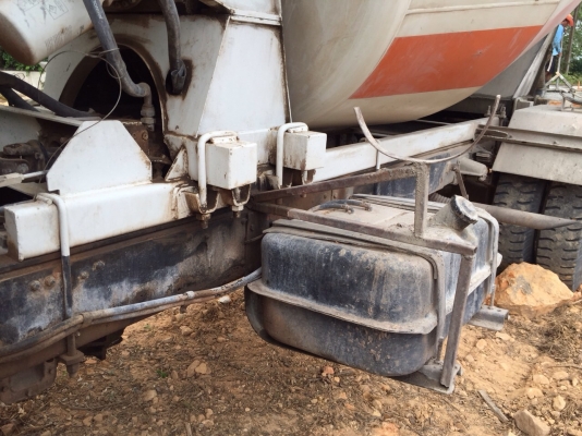 ขายรถหกล้อโม่ปูน 185 แรง โทร 0819563995