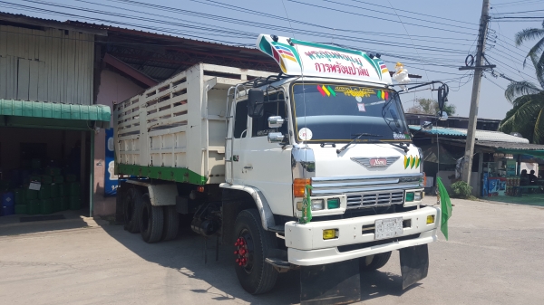 ขายsumo227เครื่องเดิมเกียเดิม คัทซีสวยมาก ตัวสุดท้ายปี38 ยางดีแอร์เย็น ภายในสวย