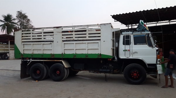 ขายsumo227เครื่องเดิมเกียเดิม คัทซีสวยมาก ตัวสุดท้ายปี38 ยางดีแอร์เย็น ภายในสวย