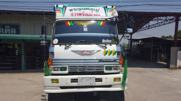 ขายsumo227เครื่องเดิมเกียเดิม คัทซีสวยมาก ตัวสุดท้ายปี38 ยางดีแอร์เย็น ภายในสวย