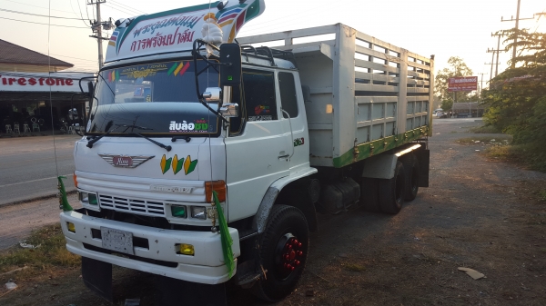 ขายsumo227เครื่องเดิมเกียเดิม คัทซีสวยมาก ตัวสุดท้ายปี38 ยางดีแอร์เย็น ภายในสวย