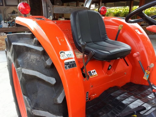 รถแทรกเตอร์เกรด AAA..คูโบต้า L4708 4 WD พร้อมใบมีดตราช้าง ทำงาน 628 ชั่วโมง แน่นๆ สีเดิมๆจากโรงงาน