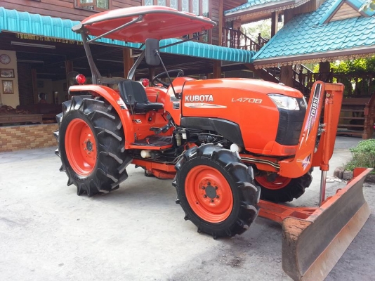รถแทรกเตอร์เกรด AAA..คูโบต้า L4708 4 WD พร้อมใบมีดตราช้าง ทำงาน 628 ชั่วโมง แน่นๆ สีเดิมๆจากโรงงาน