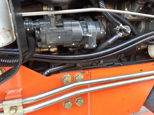 รถแทรกเตอร์เกรด AAA..คูโบต้า L4708 4 WD พร้อมใบมีดตราช้าง ทำงาน 628 ชั่วโมง แน่นๆ สีเดิมๆจากโรงงาน