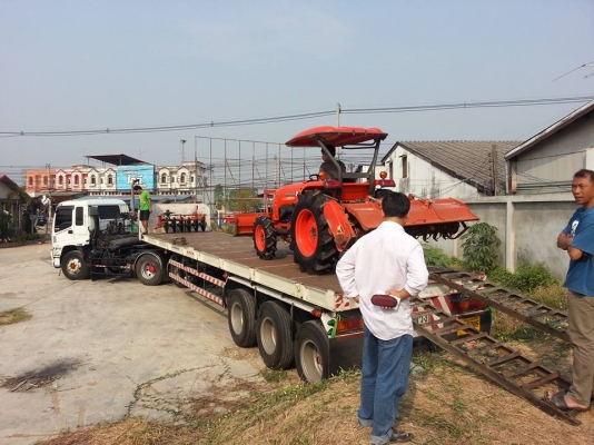 รถแทรกเตอร์เกรด AAA..คูโบต้า L4708 4 WD พร้อมใบมีดตราช้าง ทำงาน 628 ชั่วโมง แน่นๆ สีเดิมๆจากโรงงาน