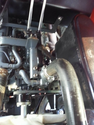 รถแทรกเตอร์เกรด AAA..คูโบต้า L4708 4 WD พร้อมใบมีดตราช้าง ทำงาน 628 ชั่วโมง แน่นๆ สีเดิมๆจากโรงงาน