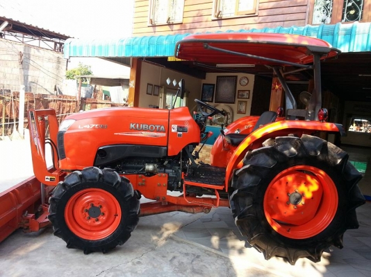 รถแทรกเตอร์เกรด AAA..คูโบต้า L4708 4 WD พร้อมใบมีดตราช้าง ทำงาน 628 ชั่วโมง แน่นๆ สีเดิมๆจากโรงงาน