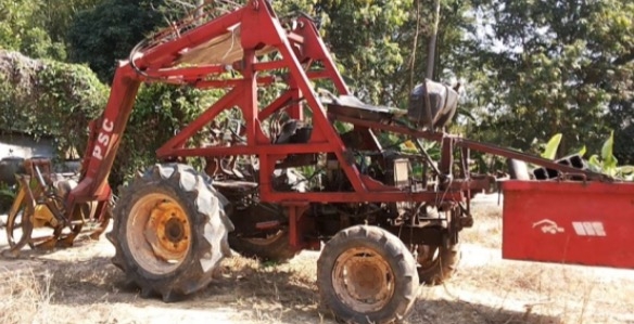 YANMAR EF453T - 45 แรง รถคีบอ้อยและคีบไม้ แบบคีบหลังบูมเดี่ยวของ PSC สภาพดีมากครับพร้อมใช้งานได้เลย วางเครื่องยนต์ NISSAN TD27 ติดตั้งเทอร์โบครบพร้อมแรงดีแห้งดีสุดๆครับ ระบบเกียร์เดินหน้าถอยหลังใช้งานได้ดีไม่มีปัญหาครับ ระบบไฮดรอลิกส์ยกขึ้นลงปกติดีไม่แตกเ