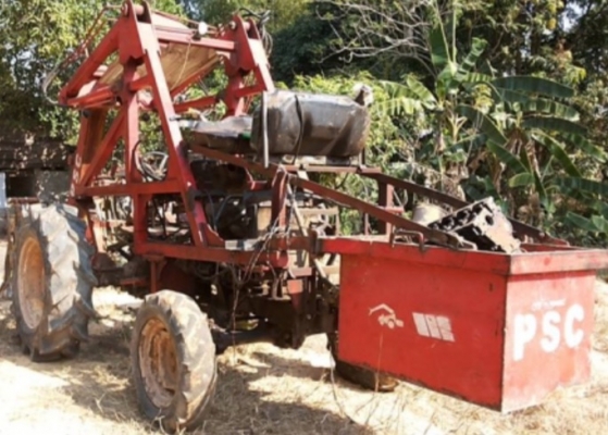 YANMAR EF453T - 45 แรง รถคีบอ้อยและคีบไม้ แบบคีบหลังบูมเดี่ยวของ PSC สภาพดีมากครับพร้อมใช้งานได้เลย วางเครื่องยนต์ NISSAN TD27 ติดตั้งเทอร์โบครบพร้อมแรงดีแห้งดีสุดๆครับ ระบบเกียร์เดินหน้าถอยหลังใช้งานได้ดีไม่มีปัญหาครับ ระบบไฮดรอลิกส์ยกขึ้นลงปกติดีไม่แตกเ