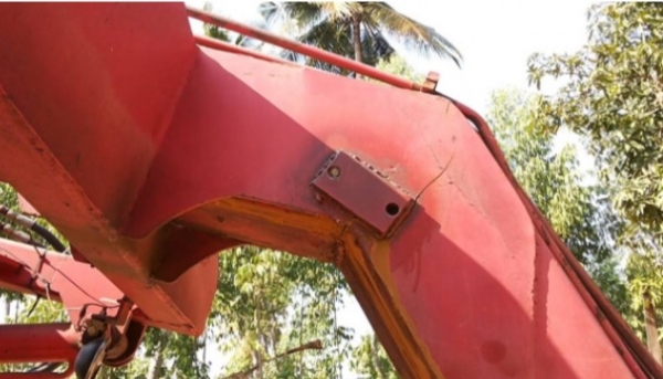 YANMAR EF453T - 45 แรง รถคีบอ้อยและคีบไม้ แบบคีบหลังบูมเดี่ยวของ PSC สภาพดีมากครับพร้อมใช้งานได้เลย วางเครื่องยนต์ NISSAN TD27 ติดตั้งเทอร์โบครบพร้อมแรงดีแห้งดีสุดๆครับ ระบบเกียร์เดินหน้าถอยหลังใช้งานได้ดีไม่มีปัญหาครับ ระบบไฮดรอลิกส์ยกขึ้นลงปกติดีไม่แตกเ