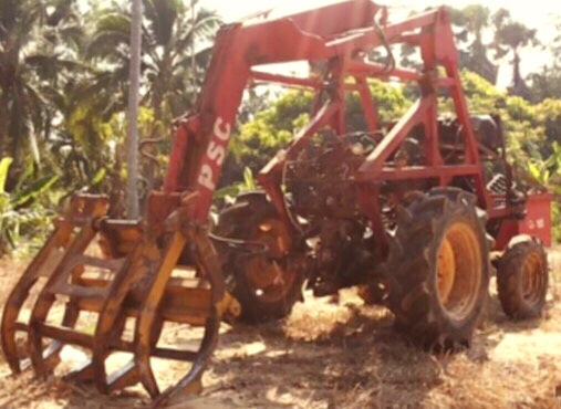 YANMAR EF453T - 45 แรง รถคีบอ้อยและคีบไม้ แบบคีบหลังบูมเดี่ยวของ PSC สภาพดีมากครับพร้อมใช้งานได้เลย วางเครื่องยนต์ NISSAN TD27 ติดตั้งเทอร์โบครบพร้อมแรงดีแห้งดีสุดๆครับ ระบบเกียร์เดินหน้าถอยหลังใช้งานได้ดีไม่มีปัญหาครับ ระบบไฮดรอลิกส์ยกขึ้นลงปกติดีไม่แตกเ