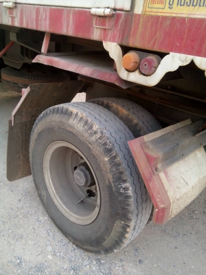 ขายดาวน์..22ล้อแม่ลูกดั้ม..360แรงMP1FXZ777DT001361... ต้นปี2557 ไมล์108681 โล กระบะดั้มคอกสูง บรรทุกขี้ยางแห้ง..