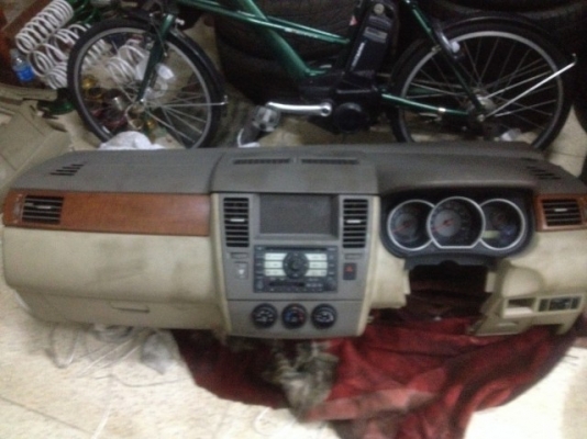 คอลโซลหน้า NISSAN TIIDA เก่าญี่ปุ่นเเท้สภาพสวย