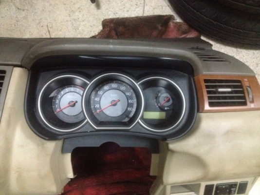คอลโซลหน้า NISSAN TIIDA เก่าญี่ปุ่นเเท้สภาพสวย