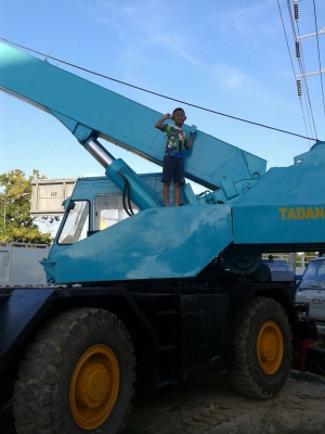 ขออนุญาติขายรถเครน4ล้อรุ้น TR230  เอกสารเล่มราคา  1350000 สนใจติดต่อ  ช่างดำ  0853224877-0988930465