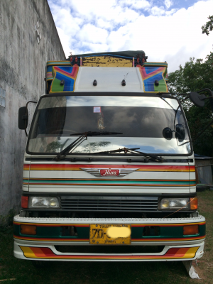 ขาย10ล้อ HINO195แรงม้า รุ่น FL3HNKA